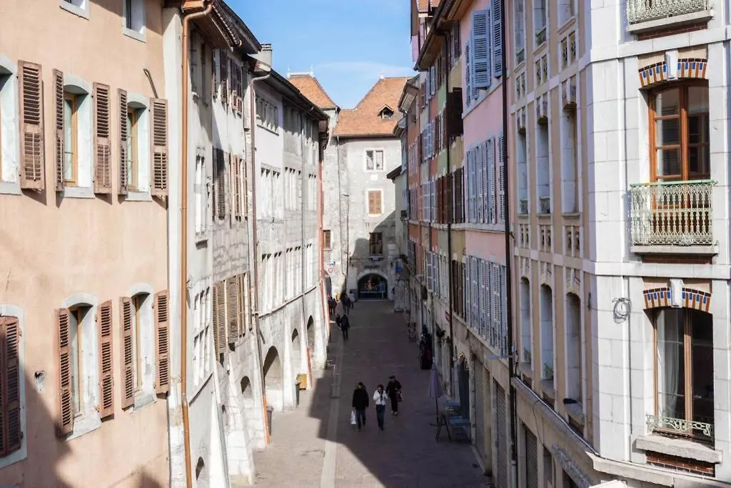 Le Rousseau Apartment Annecy